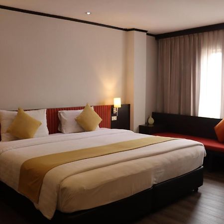 Bossotel Bangkok Buitenkant foto