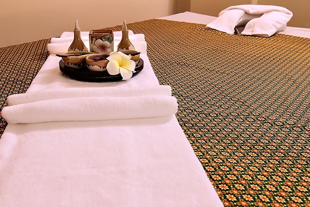 Bossotel Bangkok Buitenkant foto