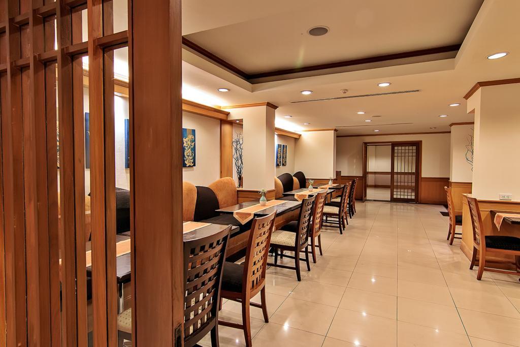 Bossotel Bangkok Buitenkant foto