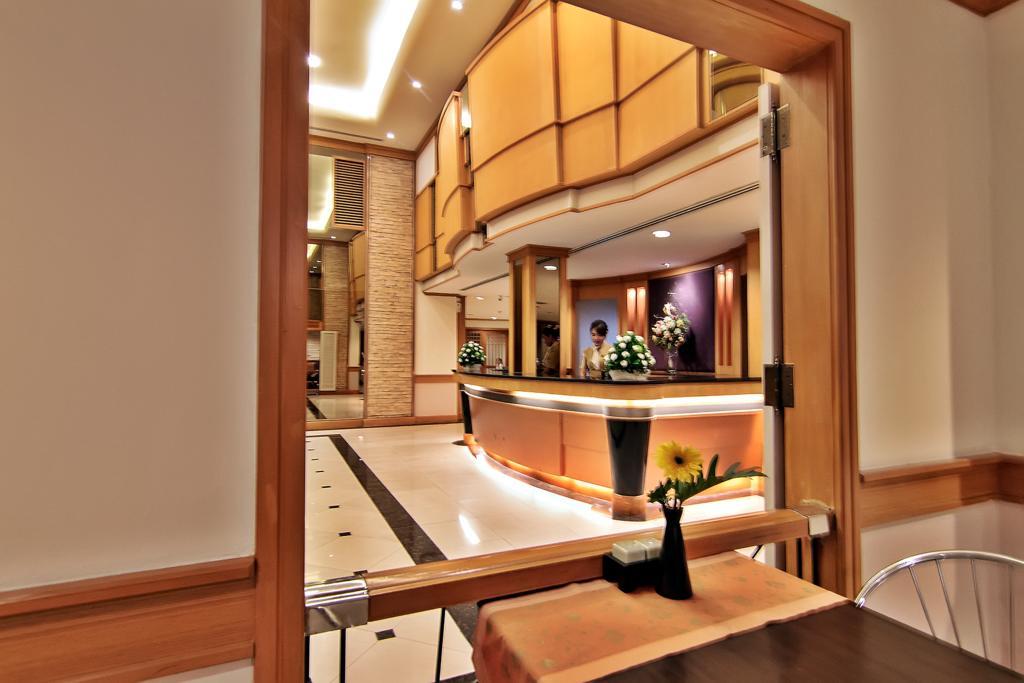 Bossotel Bangkok Buitenkant foto