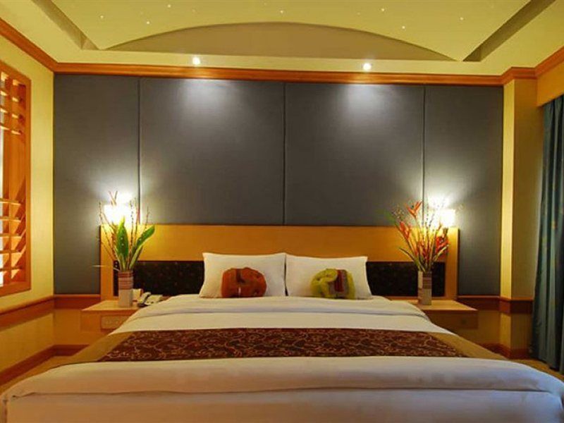 Bossotel Bangkok Buitenkant foto