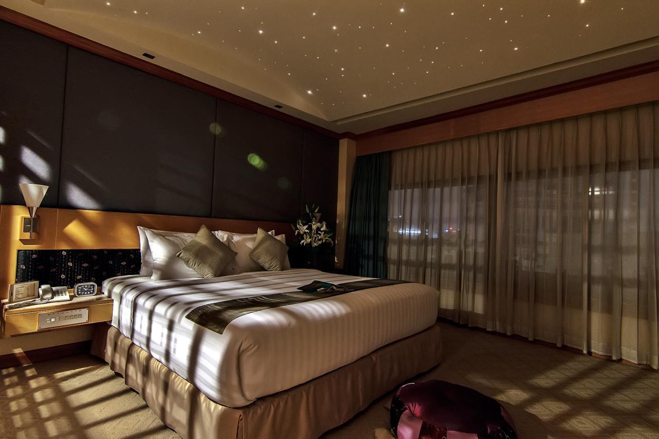 Bossotel Bangkok Buitenkant foto