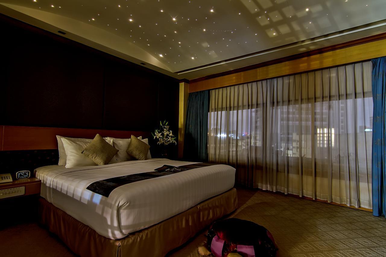 Bossotel Bangkok Buitenkant foto